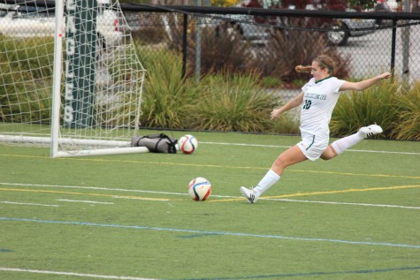 Varsity girls soccer loses first league game to Pinewood