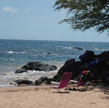 Clean comfort: Ulua Beach attracts visitors of all ages 