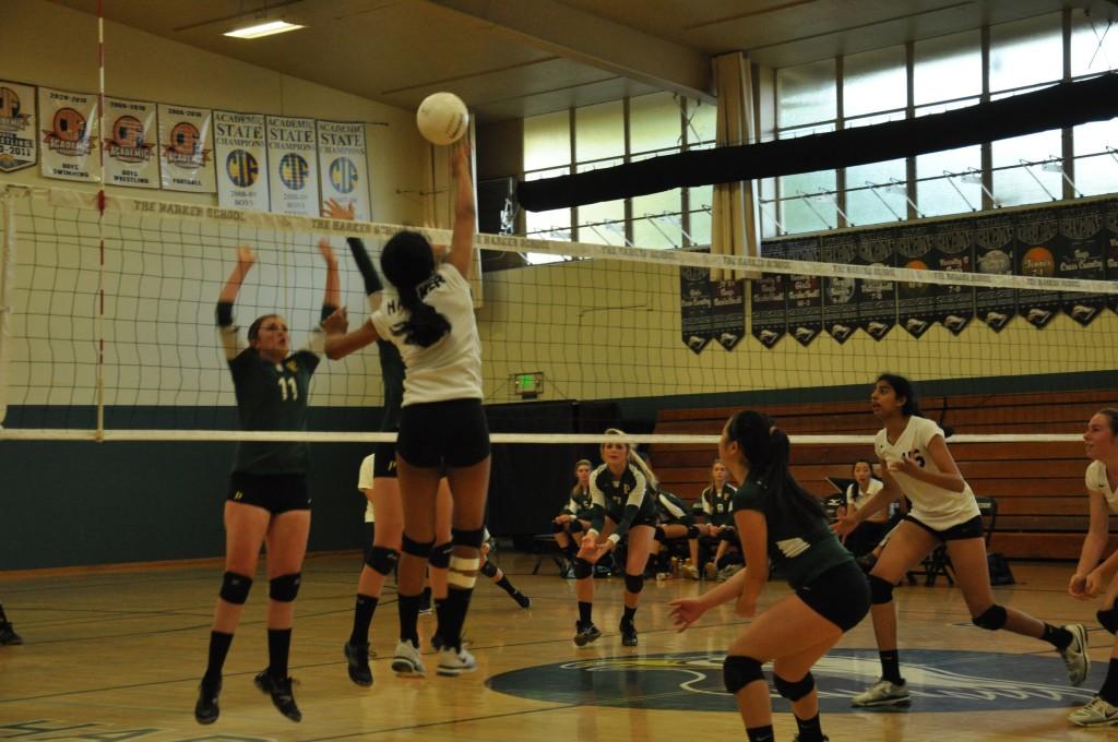 Varsity volleyball defeats Pinewood