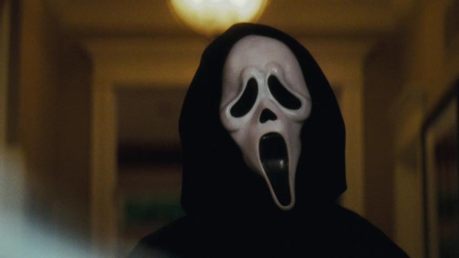 This still from Scream captures the spooky spirit of Halloween perfectly. Scream is amongst one of the most terrifying Halloween movies to watch.
