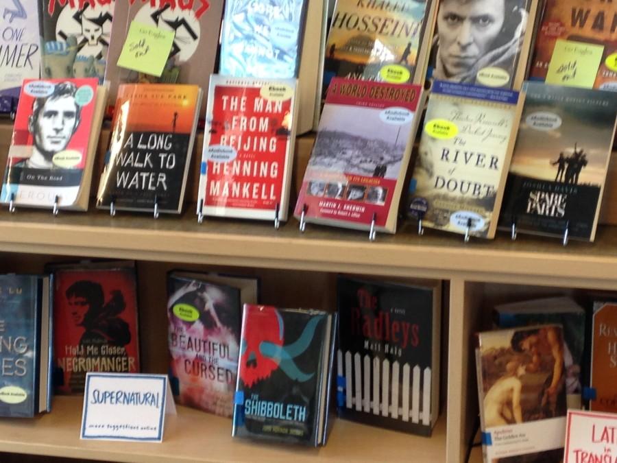 The books for recreate reading are on display by the entrance of the library. Juniors chose their titles first, followed by the sophomores and freshmen.