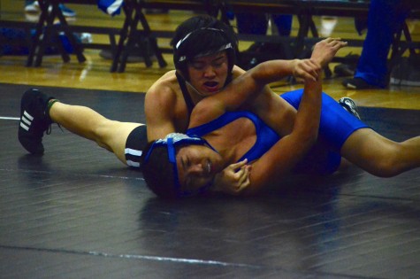 Wrestling loses first meet of the season to Los Altos High