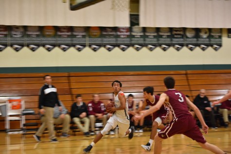 Varsity boys basketball loses by one point to Sacred Heart Preparatory