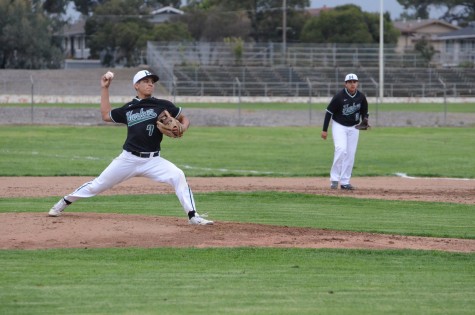 Varsity boys baseball loses to San Mateo High at home