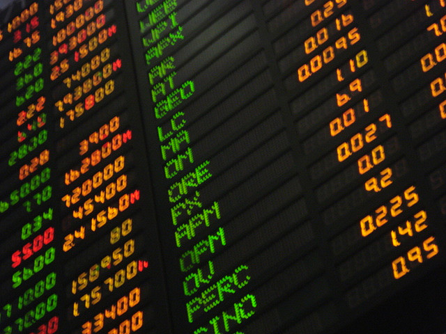 Stock+markets+abroad+and+domestic+futures+stock+markets+crashed+as+the+possibility+of+a+Trump+presidency+crested.+