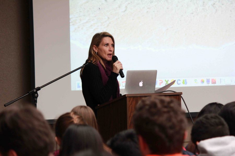  Dr. Tonja Krautter, a clinical psychologist, spoke at the upper school in two assemblies, one for underclassmen and the other for upperclassmen, about setting personal boundaries in relationships.
