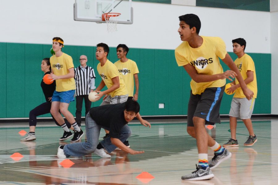 Neil Ramaswamy (11) throws the ball during the juniors match against the freshman class. The juniors won the game against the freshmen, while the seniors won their game against the sophomores.
