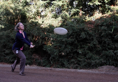 Allersma demonstrates her frisbee skills. Allersma has played both competitively and recreationally.