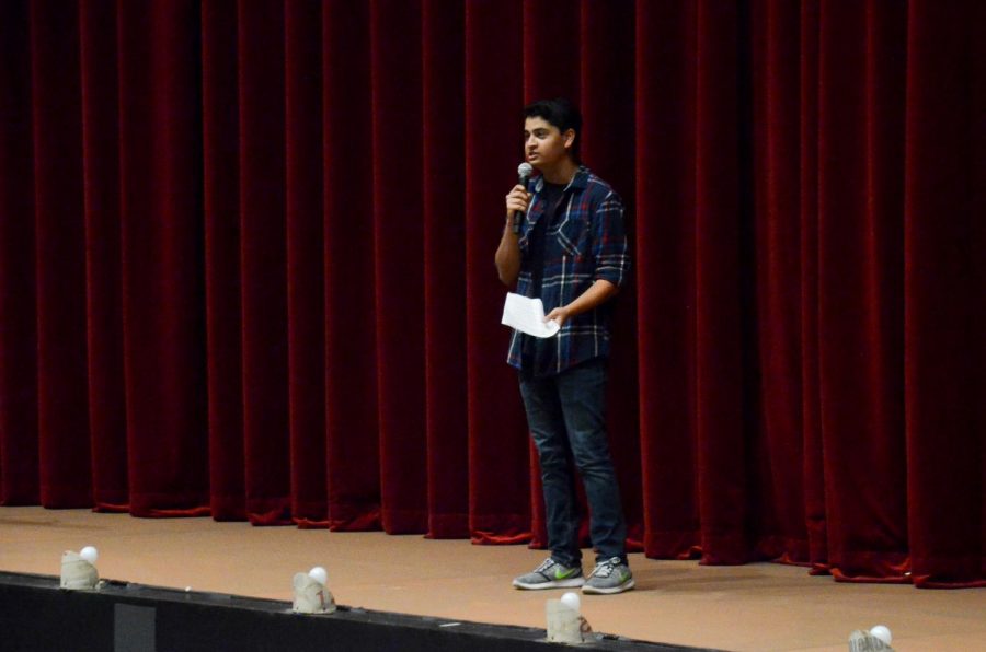 Senior class council vice president candidate Anjay Saklecha (11) delivers his speech during the juniors class meeting. Anjay has been the vice president of the Class of 2019s class council since freshman year.
