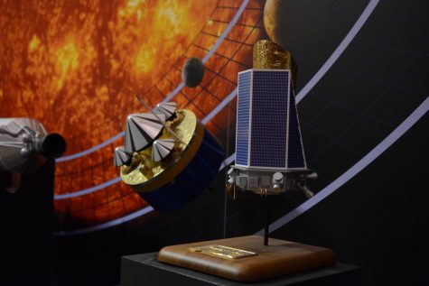 Space industry's privatization leads to new breakthroughs, challenges