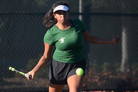 Varsity girls tennis competes in WBAL tournament, players advance to CCS