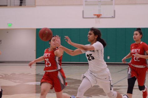 Varsity Girls Basketball narrowly misses win against Mercy SF