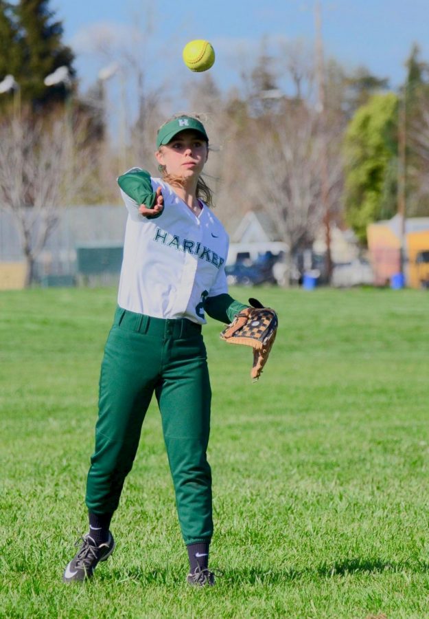 Freshman Elizabeth Fabel throws the ball during the softball team’s game against Mercy Burlingame on Thursday, which ended in an 18-7 loss. Next week, the girls play King’s Academy on Tuesday, March 26, and host Mercy High School on Thursday, March 28.