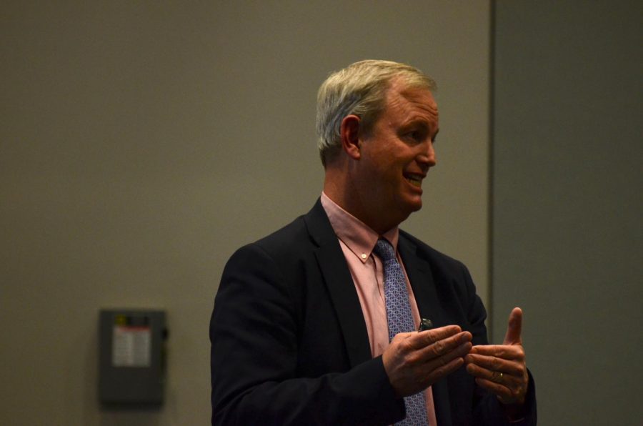 Head of School Brian Yager addressed a group of parents in his first annual Parent Connect meeting. In this meeting, Yager touched upon the recent accreditation process, as well as his hopes for the future. 