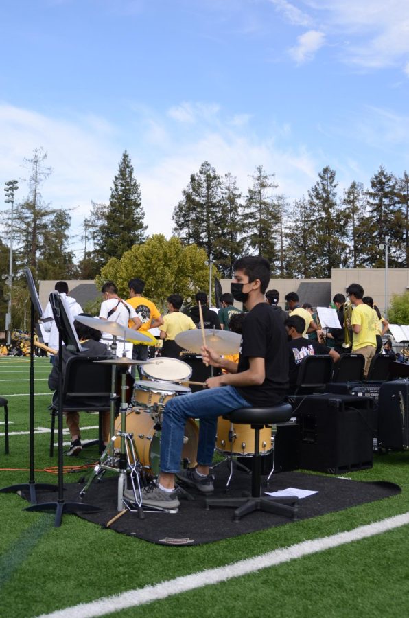 Varun Fuloria (10), who is a part of Jazz Band, plays the drums. Both Jazz Band and Lab Band played during the rally.