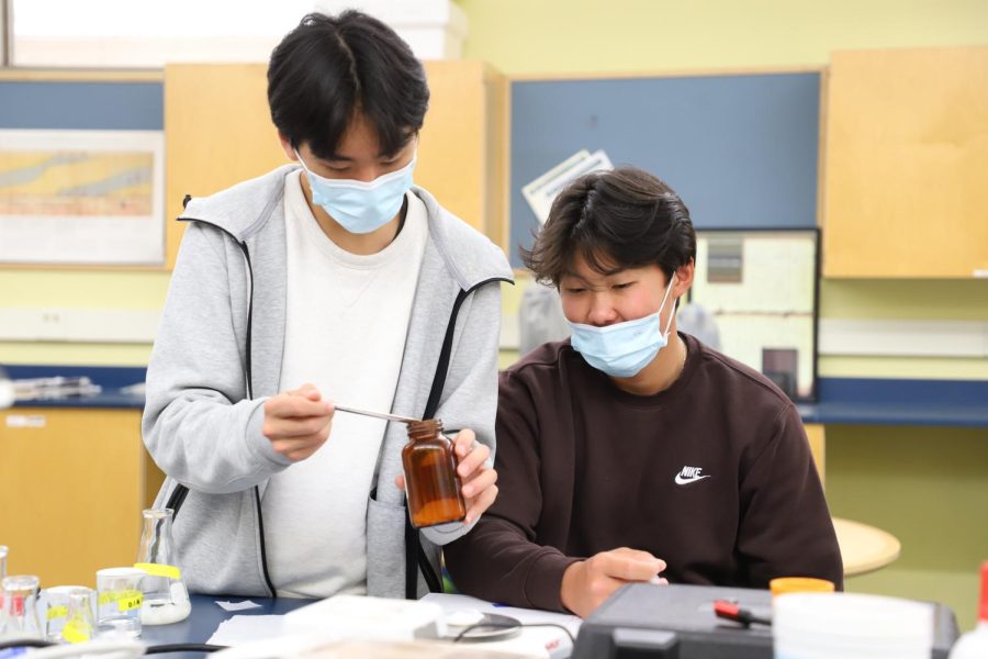 Adrian Liu (10) works on his project with help from Jonathan Zhang (10). Adrian plans to present his research
on biopolymer drug delivery for fibrosis treatment at the annual Research Symposium, which is organized by the WiSTEM (Women in STEM) club.