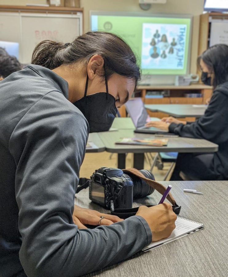 TALON yearbook reporter Angelina Burrows (10) takes notes during one of the JEA NorCal Media Day sessions. 31 Harker journalists attended the event today at Palo Alto High School.