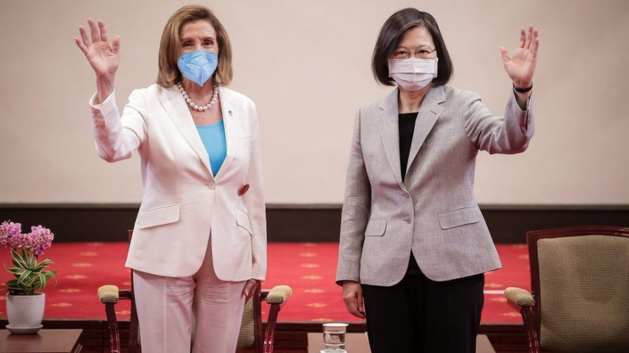 U.S. House Speaker Nancy Pelosi and Taiwanese President Tsai Ing-Wen wave to Taiwanese officials at a press conference in Taipei on Aug. 2. During the conference, Pelosi stated that she was dedicated to supporting Taiwan and promoting further collaboration between the two countries.