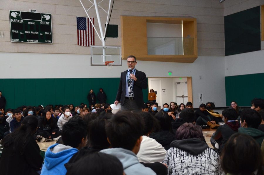 Upper School Head Paul Barsky speaks to students about traffic safety during Tuesdays school meeting. He encouraged both drivers and pedestrians to wait three seconds before crossing Saratoga Avenue.