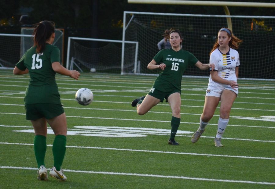 Cassie May (12) prepares to receive the ball from a Harker teammate. With less than 14 minutes left in the first half, Cassie managed to dribble past the Tigers’ defense and landed a powerful shot into the upper left corner of the opposing net for Harker’s first goal. 