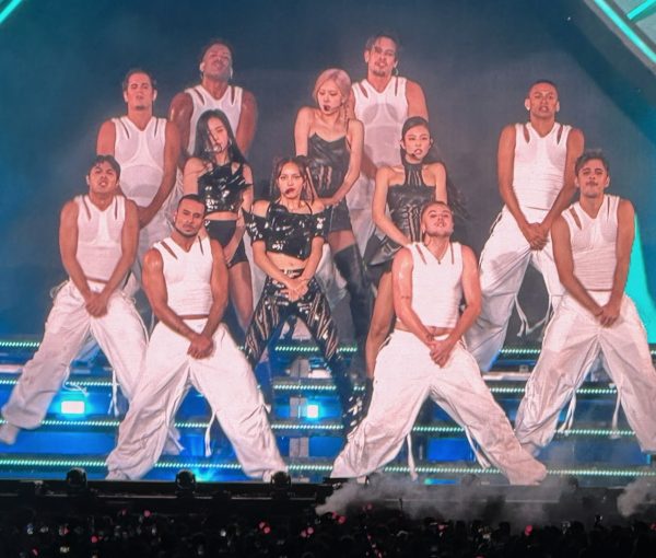 Blackpink kicks off their concert in San Francisco with their pre-release single “Pink Venom.” Blackpinks Born Pink tour began in Seoul in October 2022, concluding in the same city this September.