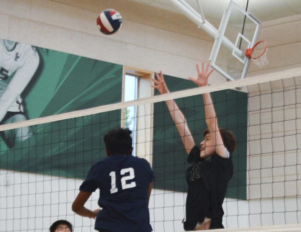 Junior varsity boys volleyball conquers Lynbrook in two sets