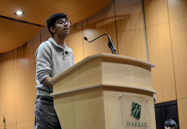 Junior Shreyas Chakravarty opens the event by introducing the six participants and the resolution of the debate. Debaters argued on the resolution “The United States should ban single-use plastics.”