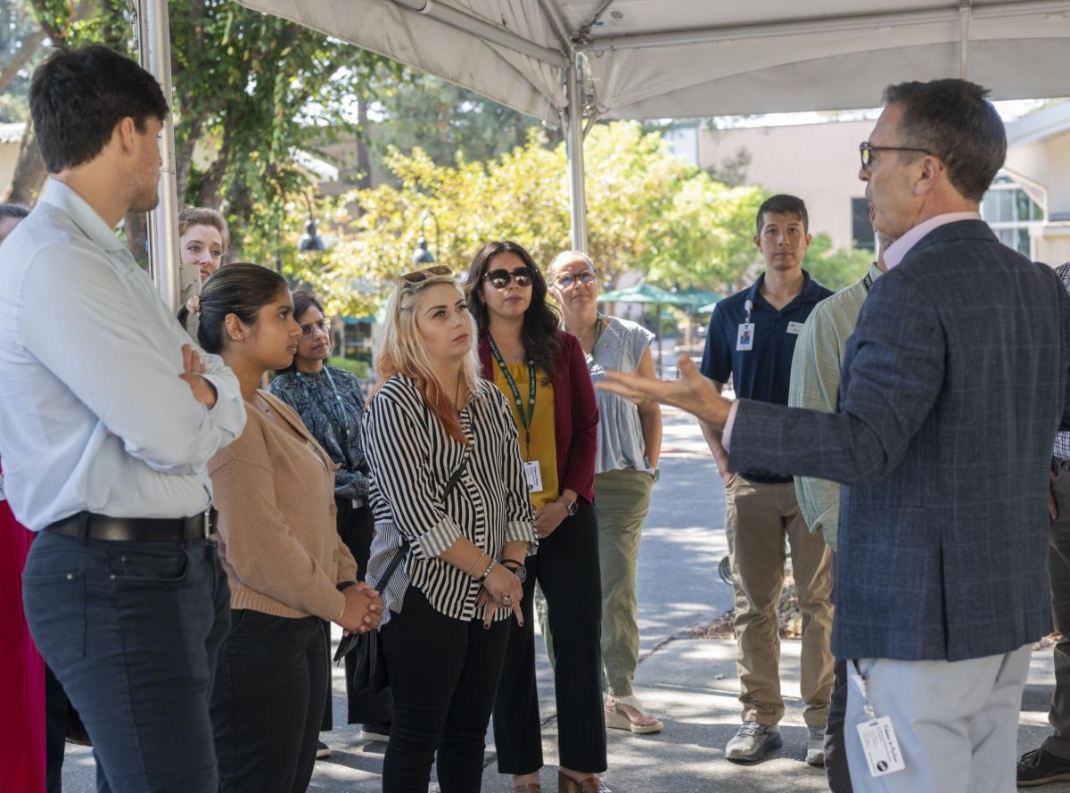 Harker welcomes several new
faculty and staff members to the upper
school this year. Many of the new faculty and staff expressed their excitement to step into their new positions.