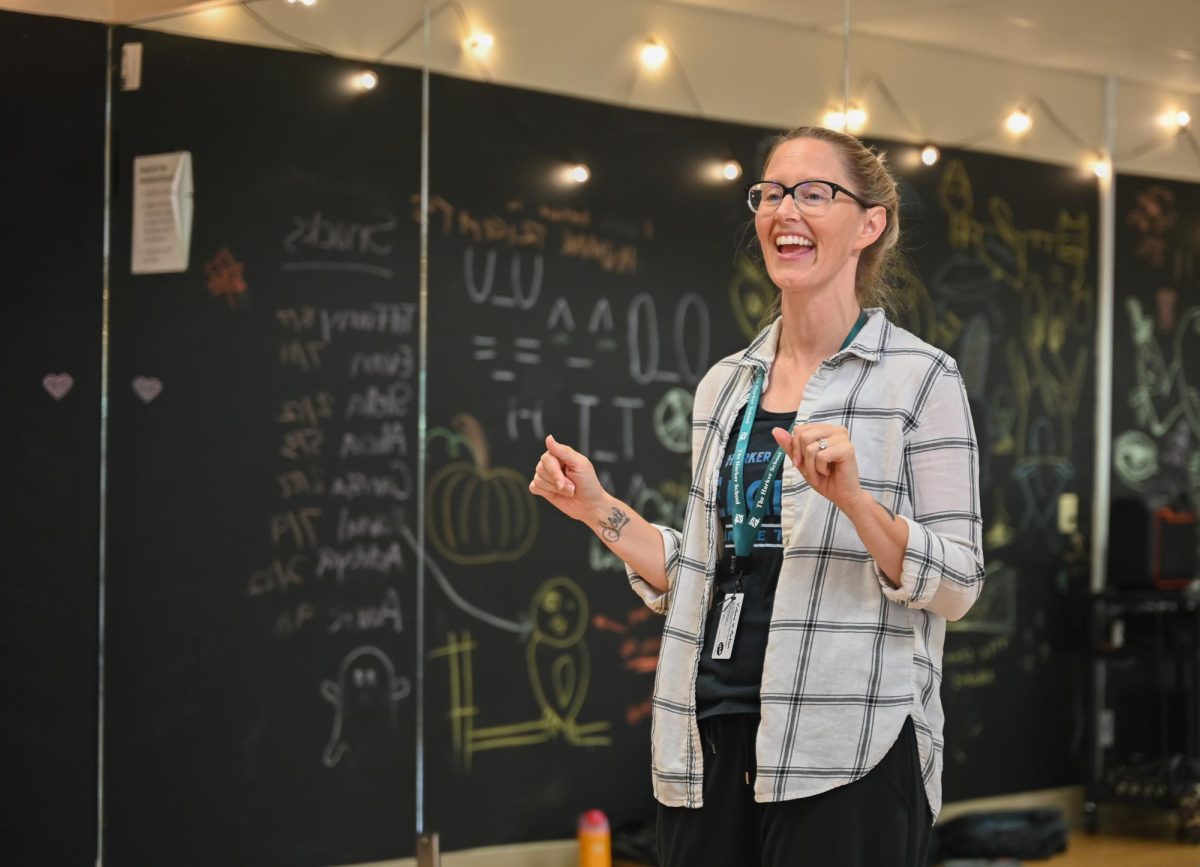 To find inspiration, she surrounds her desk with bright colors, thriller books, old movies and song lyrics. By working in a space that reflects her own interests, she develops ideas for choreography more naturally. 