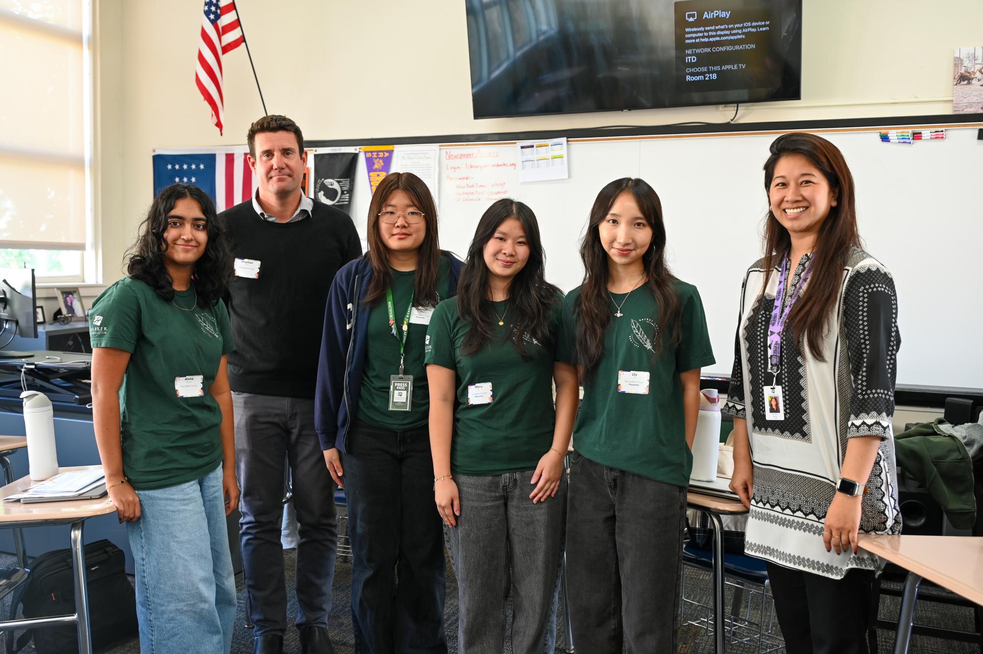 Harker Journalism Advisers and EICs assemble in a group after leading the "Leadership Roundtable." They shared Harker Journalism's management initiatives and drew inspiration from other schools over the course of the workshop.