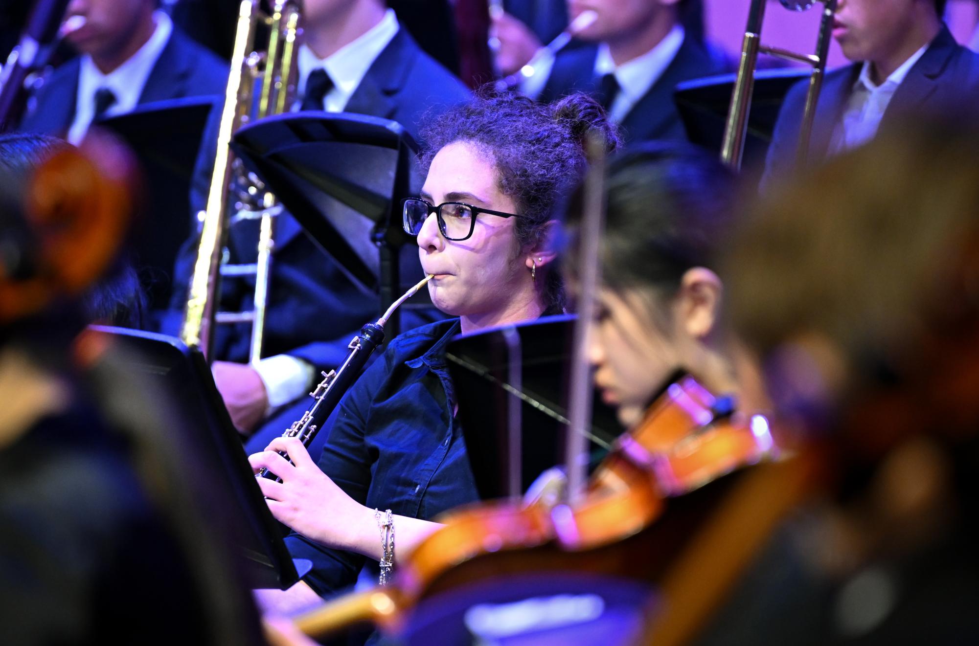 Frosh Delal Sen plays the oboe. The concert began with Bernstein’s “Overture to Candide,” a lively piece prominently featuring brass and percussion.